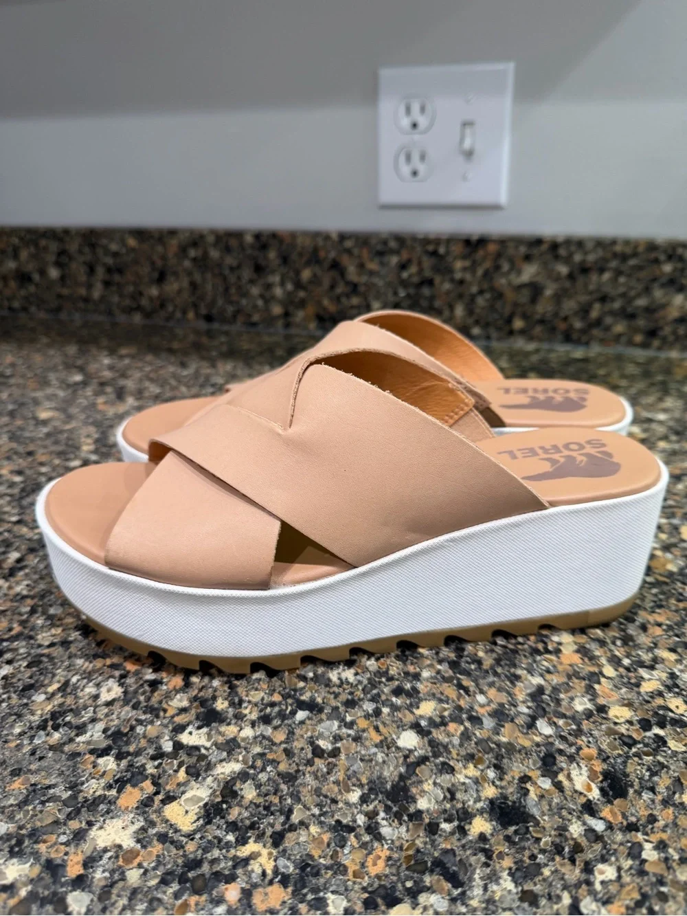 Sorel tan leather
